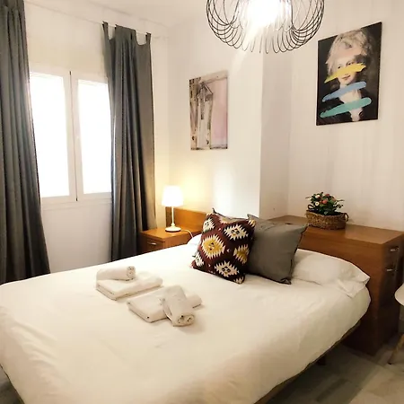 San Luis. Plaza De Parking Gratis!!! Apartamento Sevilla